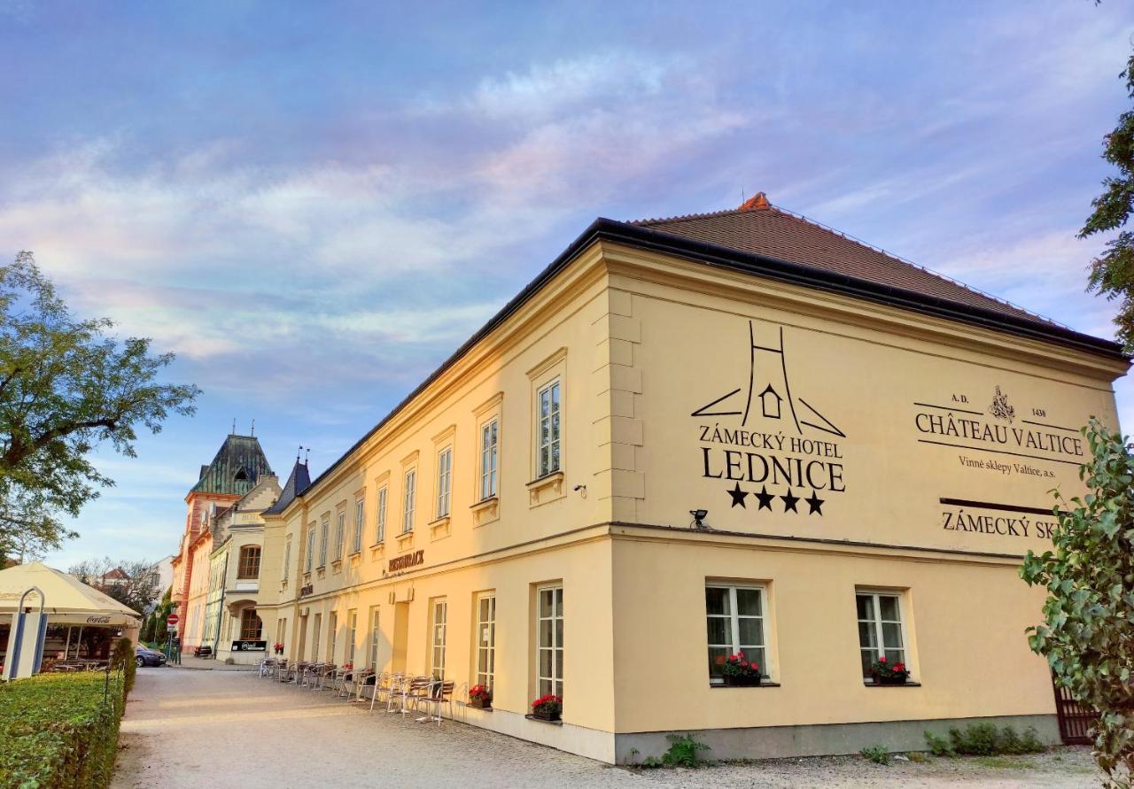 Zamecky Hotel Lednice Exterior foto